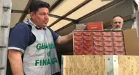 Caserta - Maxi sequestro di sigarette di contrabbando, arrestato conducente di un autocarro