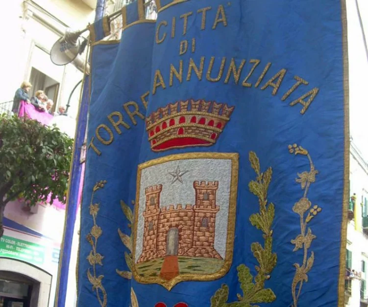 Torre Annunziata - Il Confalone del Comune insignito della Medaglia d'Oro dell'Ordine dei Templari