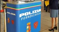 Napoli - Controlli intensificati alla Stazione Centrale: ecco i desk della Polfer e i metal detector