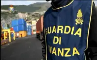 Salerno - Controlli al porto, la GdF sequestra 20 kg di sigarette di contrabbando