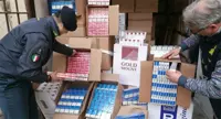 Caivano/Crispano (NA) - Sequestrata più di mezza tonnellata di sigarette di contrabbando, tre arresti