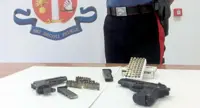 Napoli - Trova due pistole nella cantina, anziana chiama i carabinieri