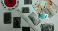 Napoli - Blitz nel quartiere Barra, sequestrata droga: arrestato pusher