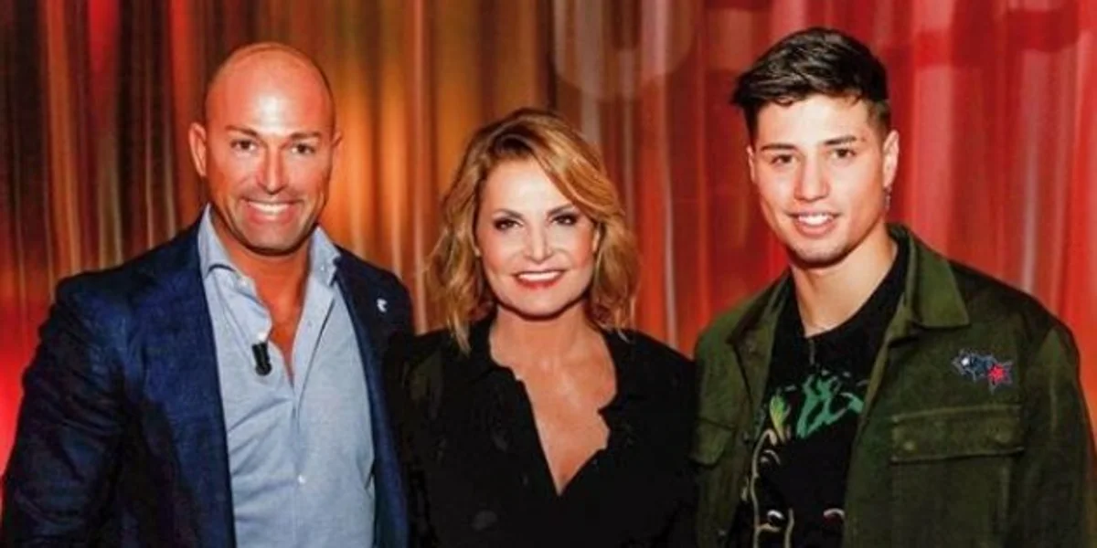 Accoltellato il figlio di Simona Ventura e Stefano Bettarini, è grave