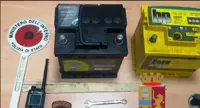 Napoli - Arrestato ladro di batterie d'auto, denunciato il complice