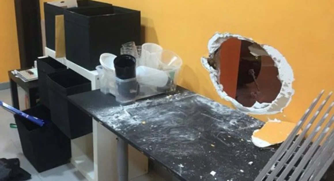 Napoli - Raid al centro culturale di Ponticelli dell'Arci Movie: rubati computer, strumenti musicali e macchine fotografiche