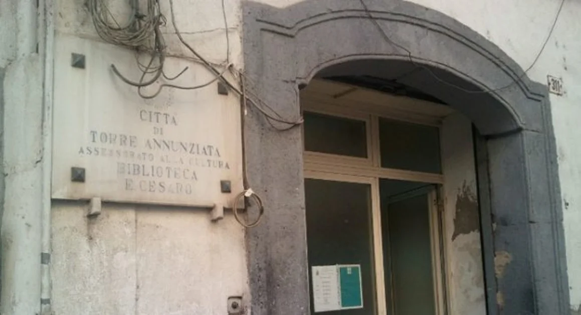 Torre Annunziata - Libri per ipovedenti in Biblioteca comunale