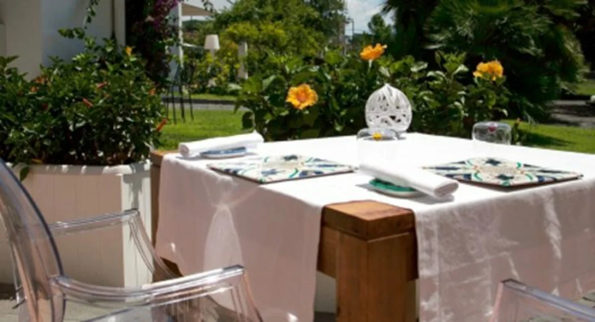 Torre del Greco - Le serate estive a Tenuta Villa Guerra: spettacolo di Gino Rivieccio e concerto di Fabrizio Bosso