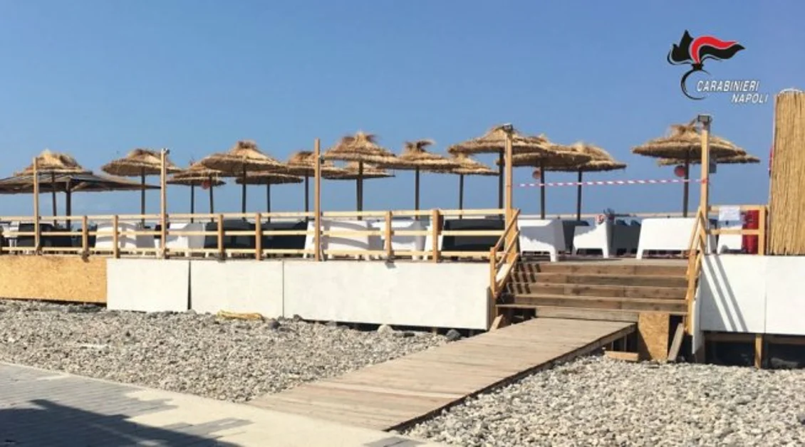 Torre del Greco - Serata danzante senza autorizzazione, sequestrato lido balneare