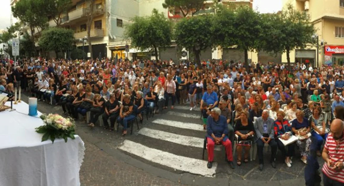 Torre Annunziata - La tragedia di Rampa Nunziante un anno dopo: la città commemora le otto vittime