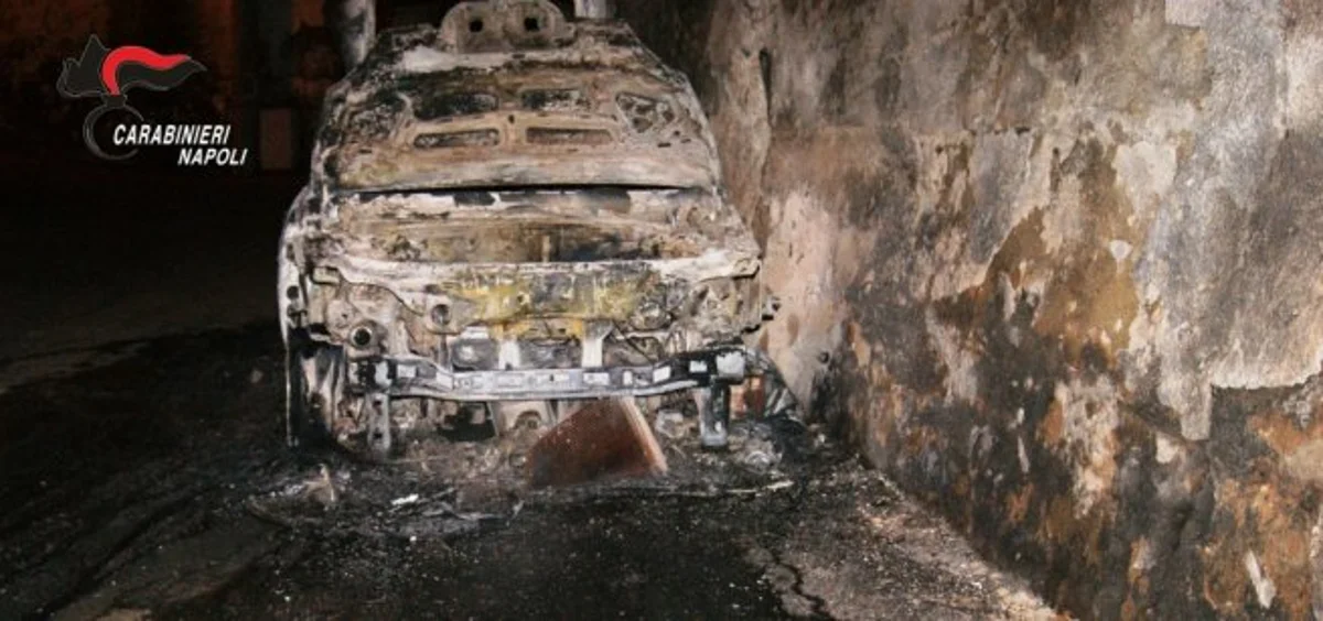 Gragnano - Incendia auto della donna dell'ex, arrestata sorella di un boss