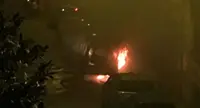 Torre Annunziata - Paura nella notte in via Dante, auto in fiamme