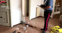 Qualiano (NA) - Mitraglietta, fucile a canne mozze e bomba: arrestato 30enne