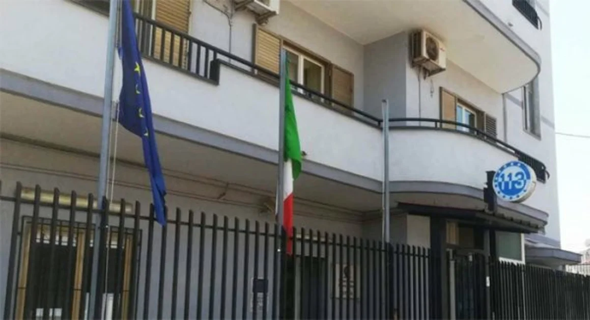 Acerra (NA) - Tentata estorsione ad una nota attività commerciale, tre arresti