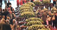 I funerali di Genova, presenti Mattarella, Casellati, Fico e Conte