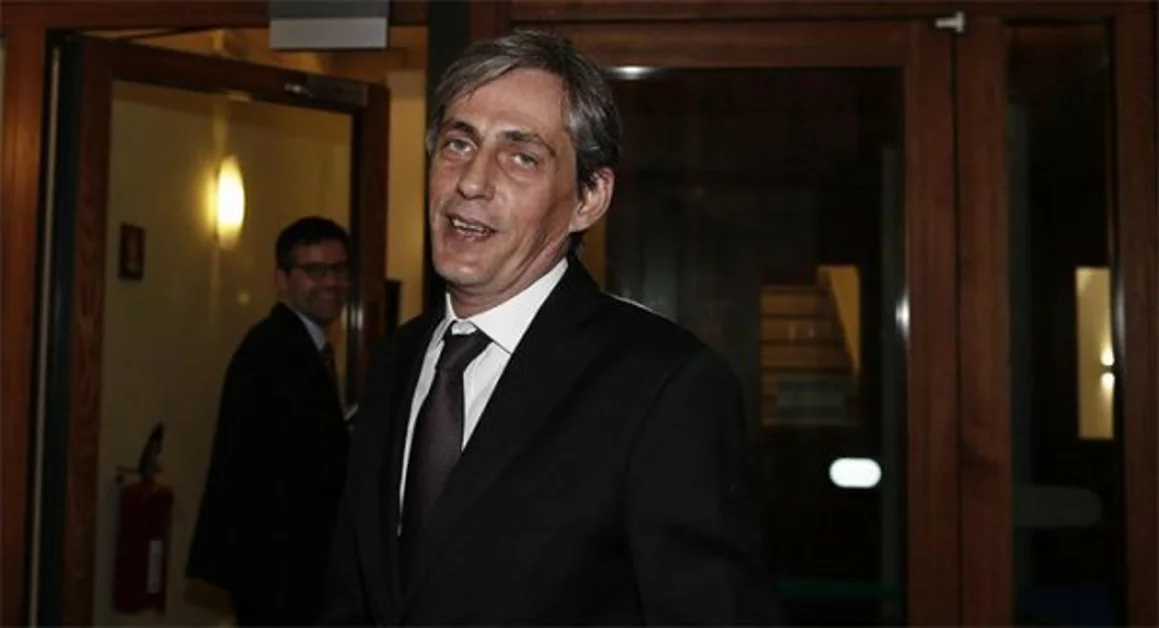 Senatore del M5S tenta il suicidio, salvato dalla sorella