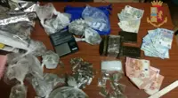 Napoli - Donna pusher arrestata, sequestrato oltre un chilo di droga