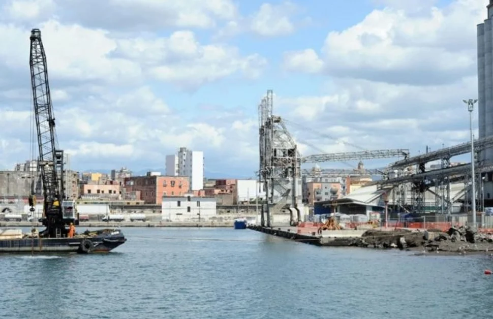 Torre Annunziata - Lavori al porto, De Luca: "Città centrale nel sistema portuale campano" 