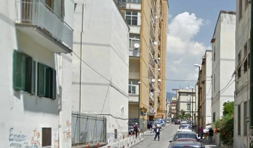 Torre Annunziata - Forte boato in via XXIV Maggio,  ordigno esplode dinanzi a un palazzo