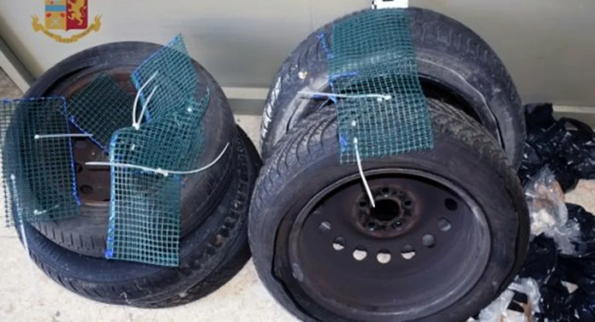 Panetto di cocaina nella ruota di scorta, napoletano arrestato nell'Ascolano