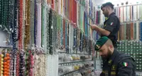 Collane e bracciali in "finto" argento, la Guardia di Finanza sequestra 26 milioni di pezzi