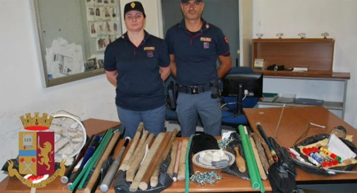 Portici - Spranghe, mazze, catene, tubi e petardi: denunciati 4 tifosi del Gela