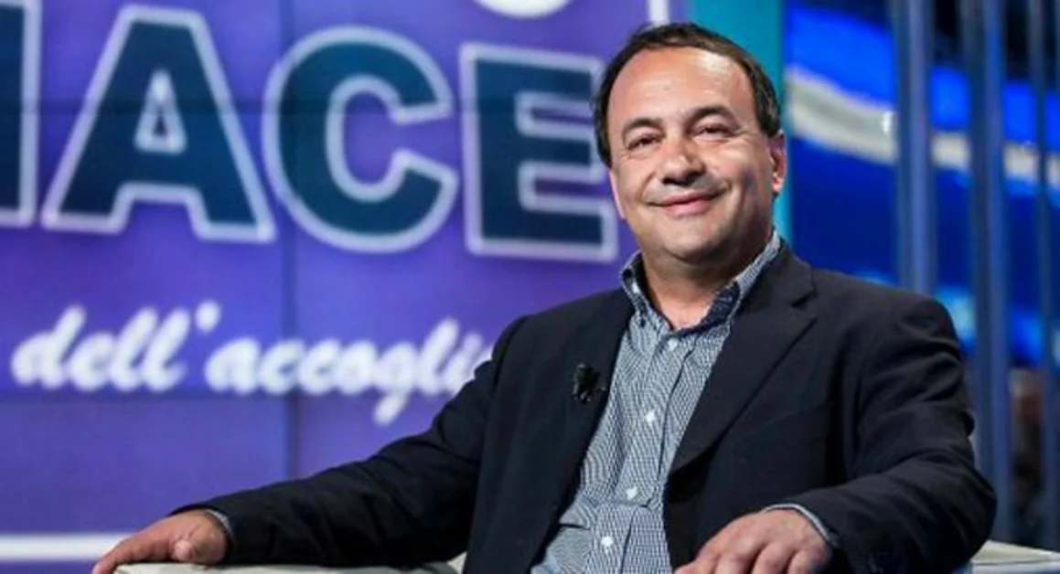 Riace, DemA domani in piazza per il sindaco Lucano:  "L'umanità non si arresta"