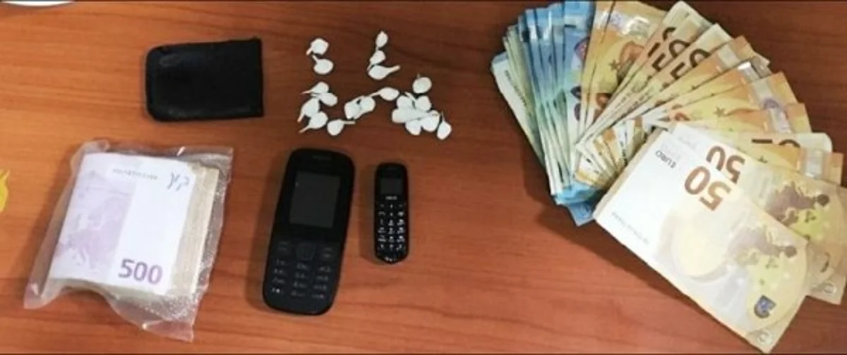 Napoli - Consegnavano droga in scooter, arrestati coniugi