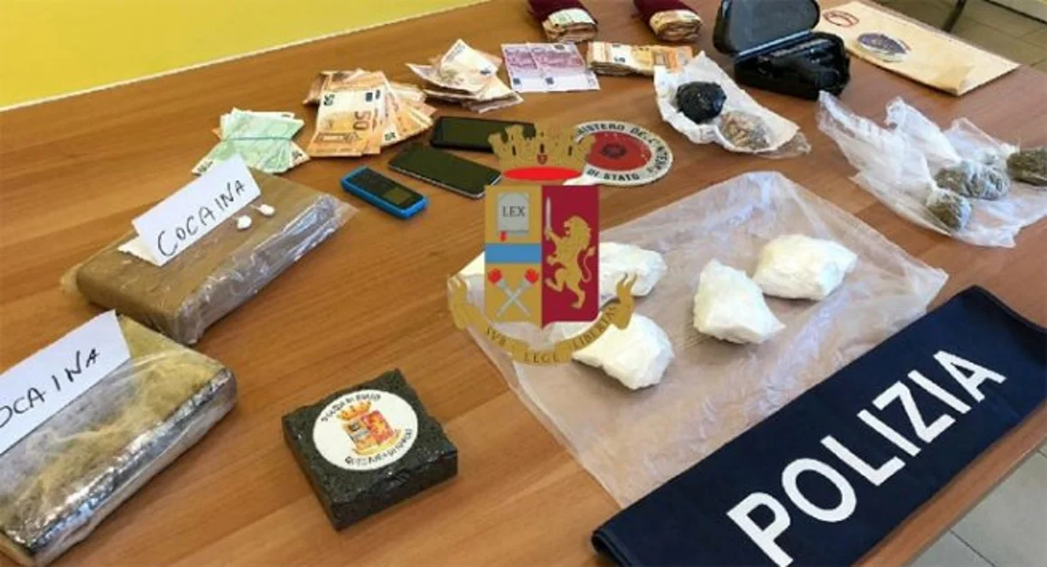 Portici - Sgominato gruppo criminale di spacciatori: tre arresti della Polizia