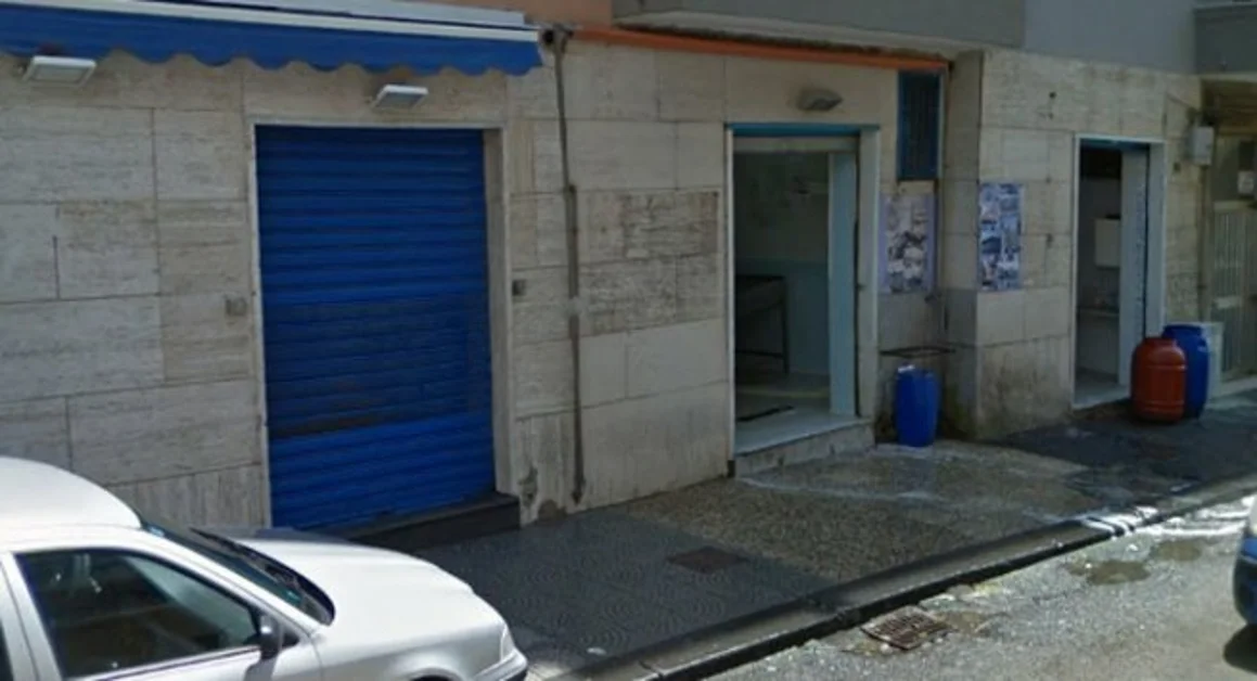 Torre Annunziata - Attività commerciali nel mirino della criminalità: bomba carta contro pescheria