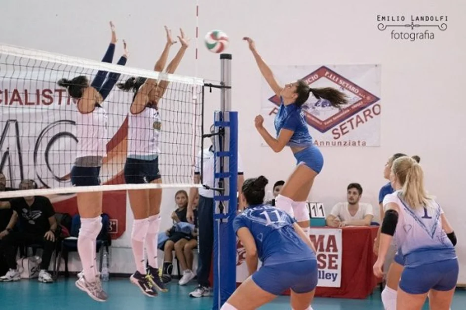 Fiamma Torrese, seconda vittoria di fila in campionato. Grave infortunio per De Siano