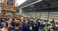 Torre Annunziata - E' iniziata la Festa, la Madonna in processione per le strade della città