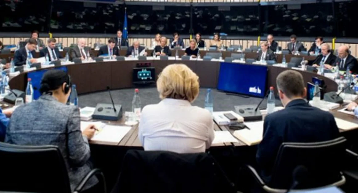 L'UE boccia la manovra del Governo M5S-Lega. Di Maio e Salvini attaccano Bruxelles