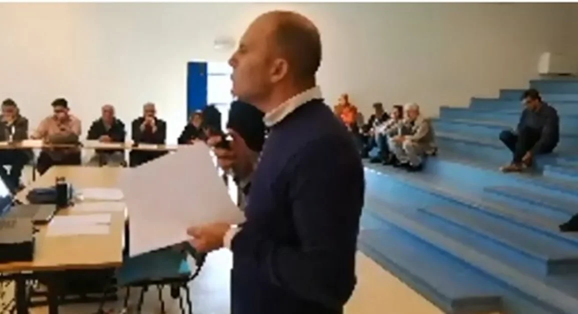Torre Annunziata - I lavoratori del CMO "protestano" in Consiglio comunale