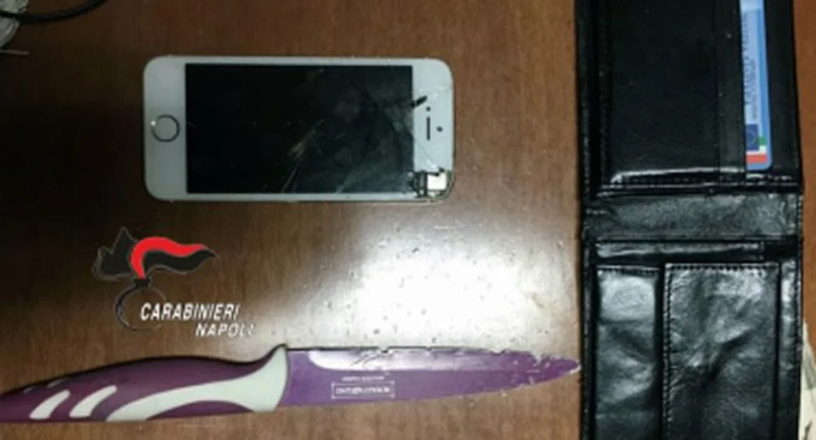 Trecase - Minaccia con un coltello un 16enne e lo rapina, arrestato