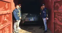 Napoli - Auto di lusso rubate pronte per essere mandate in Africa, sequestro al Porto