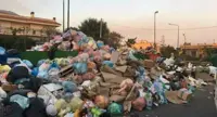 Emergenza rifiuti nel Napoletano: lite tra i vice-premier Di Maio e Salvini