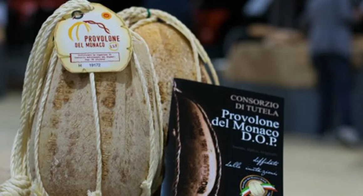 Vico Equense - Provolone del Monaco Dop, si assegna il Trofeo "Fernando De Gennaro"