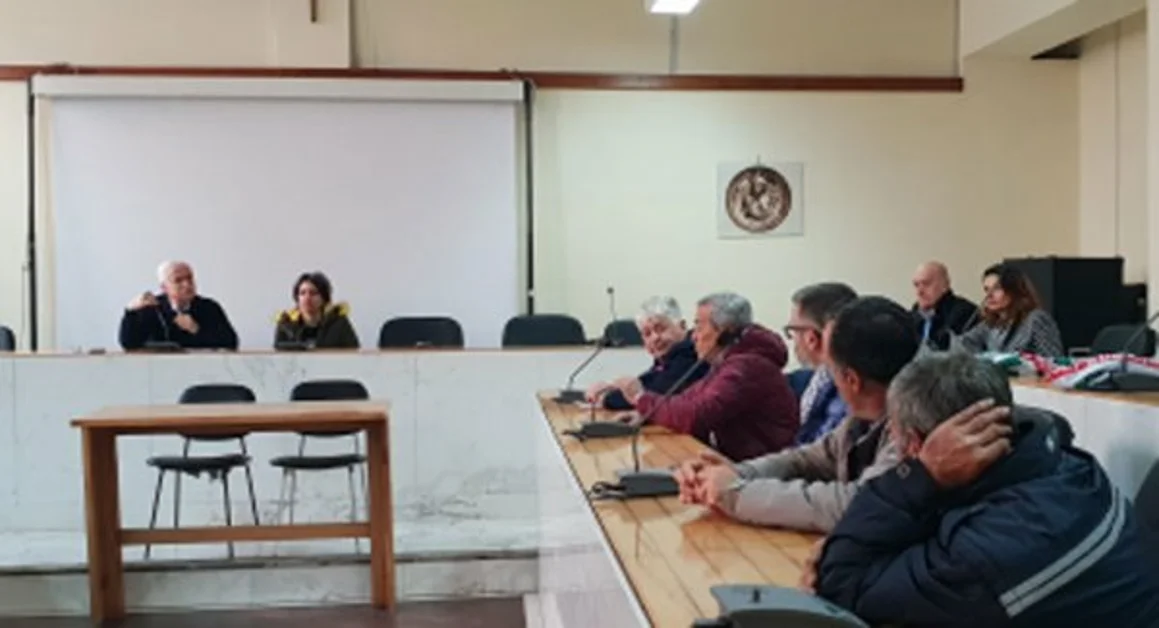 Boscoreale - Gestione rifiuti, il futuro di Ambiente Reale: lavoratori in sciopero incontrano il sindaco