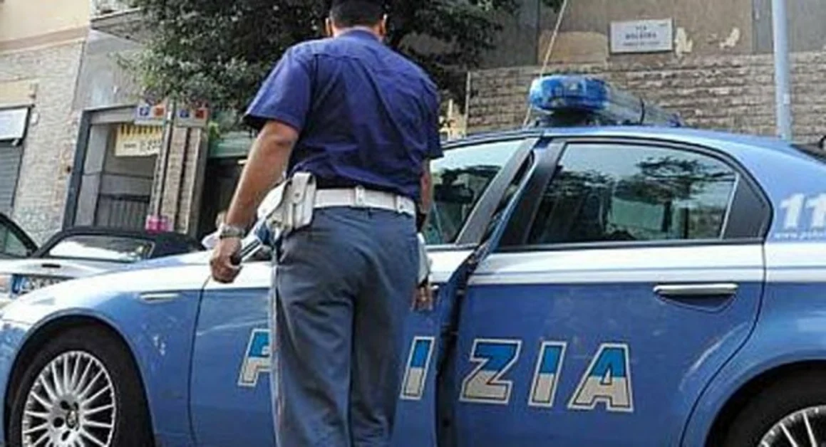 Aversa (CE) - Accoltella un compagno a scuola, arrestato quattordicenne