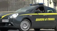 Napoli - Gasolio spacciato per olio lubrificante: maxi evasione fiscale. Tre misure cutelari