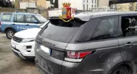 Volla - Auto rubate pronte a essere spedite in Africa, blitz della Polizia in un parcheggio