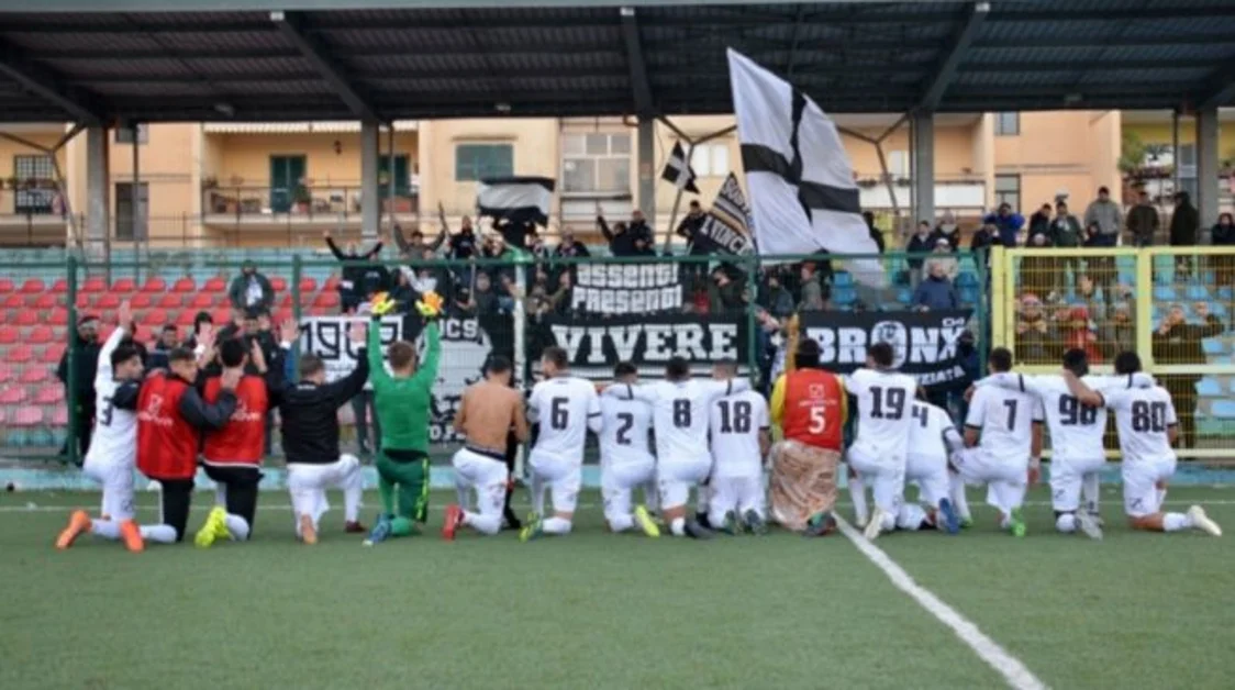 Savoia, finalmente i 3 punti. Granata battuti 1-2