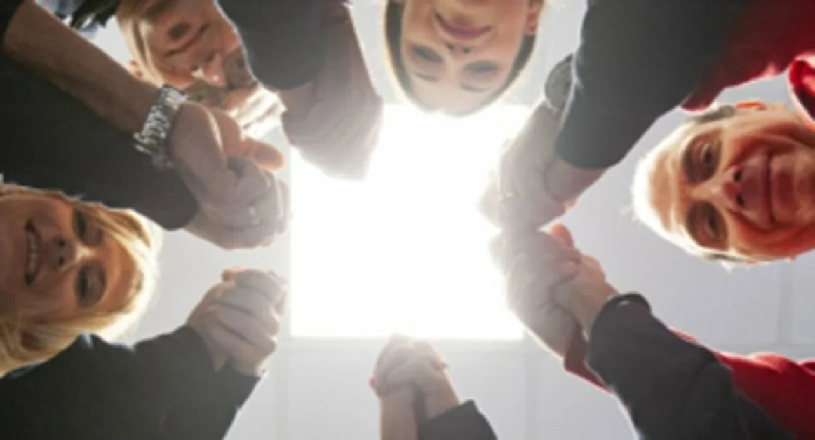 Napoli - Botti di fine anno, l'appello del personale del CTO: «Capodanno sia solo una festa». La campagna anti-fuochi