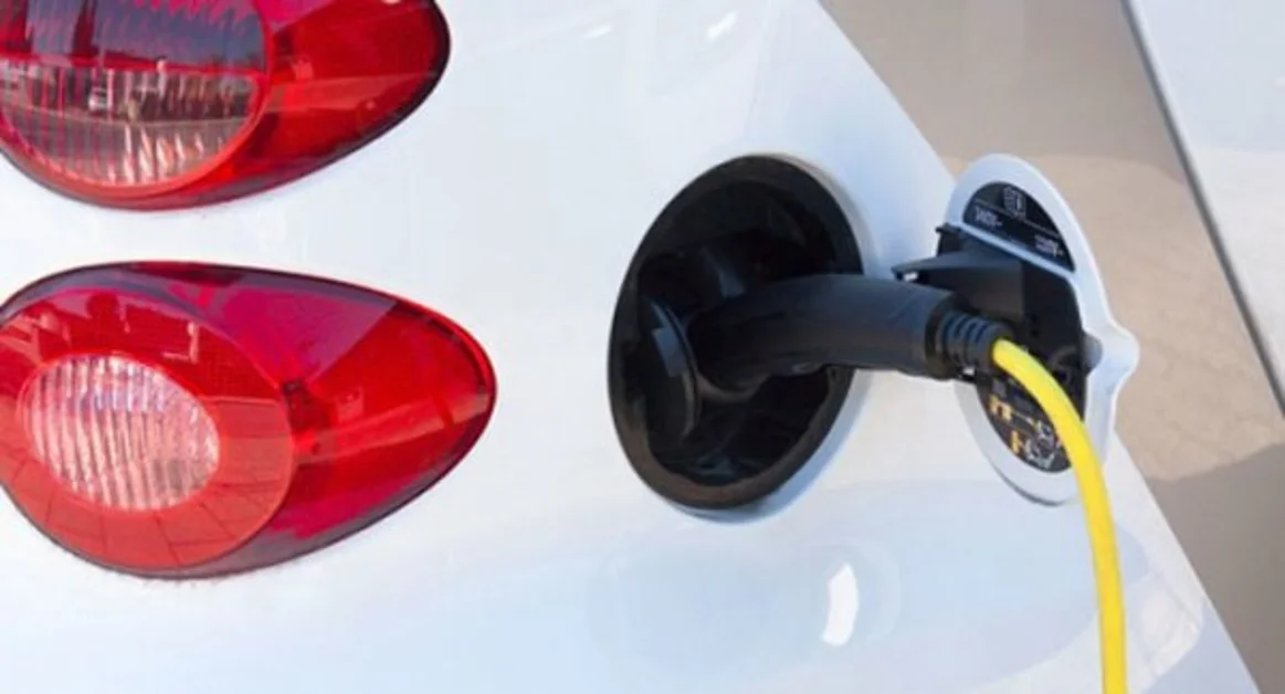 Torre del Greco - Postazioni di ricarica per auto elettriche, siglata l'intesa con ENEL