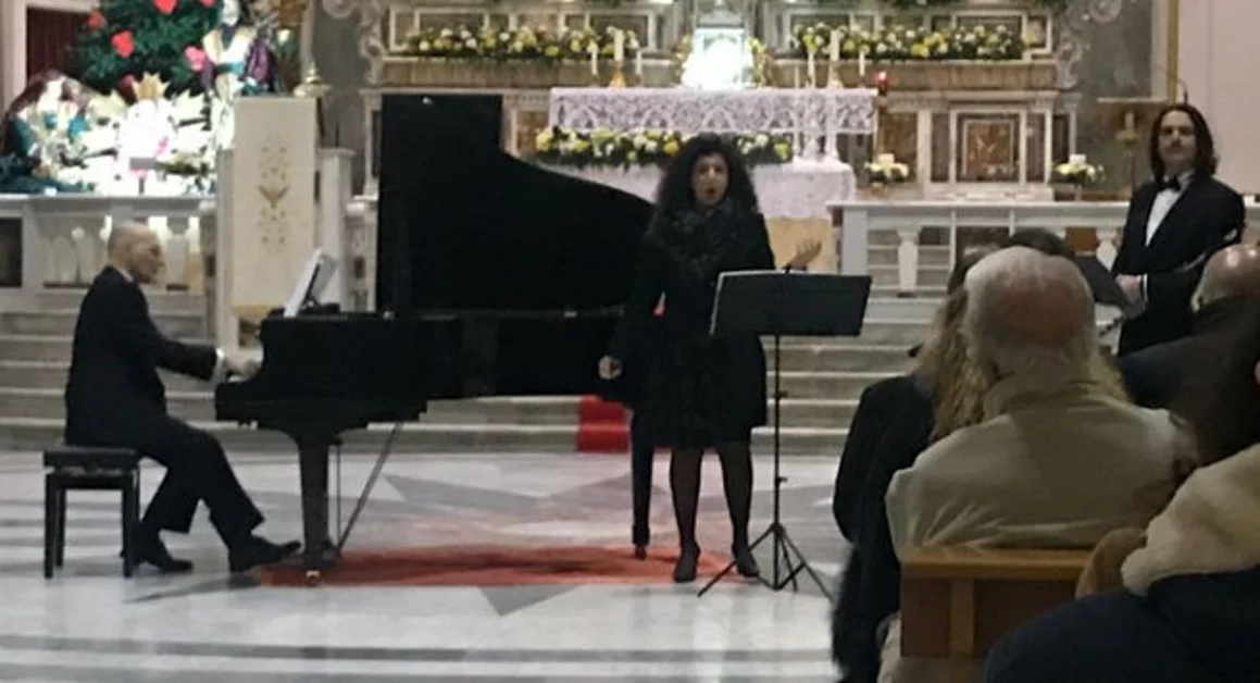 Torre Annunziata - "Concerto di Natale": ovazione per la soprano Liliana Veropalumbo