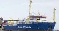 Nave Sea Watch con 32 migranti, De Magistris: "Facciamola entrare nel nostro porto"