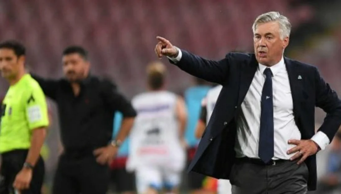 Il Napoli conferma la linea dura: con cori razzisti, giocatori via dal campo 