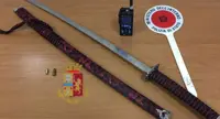 Napoli - Evade dai domiciliari, sorpreso a picchiare la figlia: arrestato. Trovata anche una katana