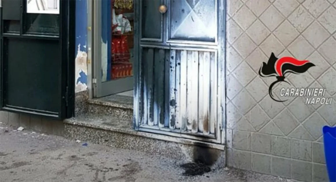 Afragola (NA) - Bomba artigianale contro tabaccheria, ennesimo atto intimidatorio